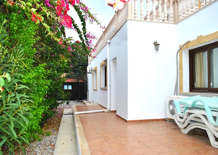 Paradisia * Kyrenia (Northern Cyprus)