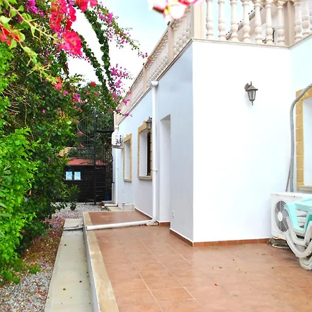 Paradisia * Κερύνεια