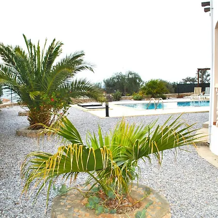 Paradisia * Κερύνεια