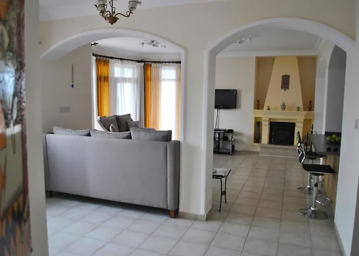 Paradisia Βίλα Κερύνεια